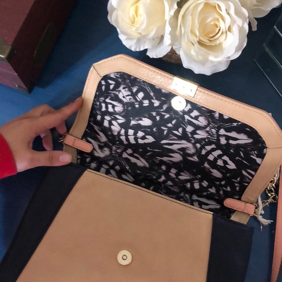 Purse - Picture 2 of 3